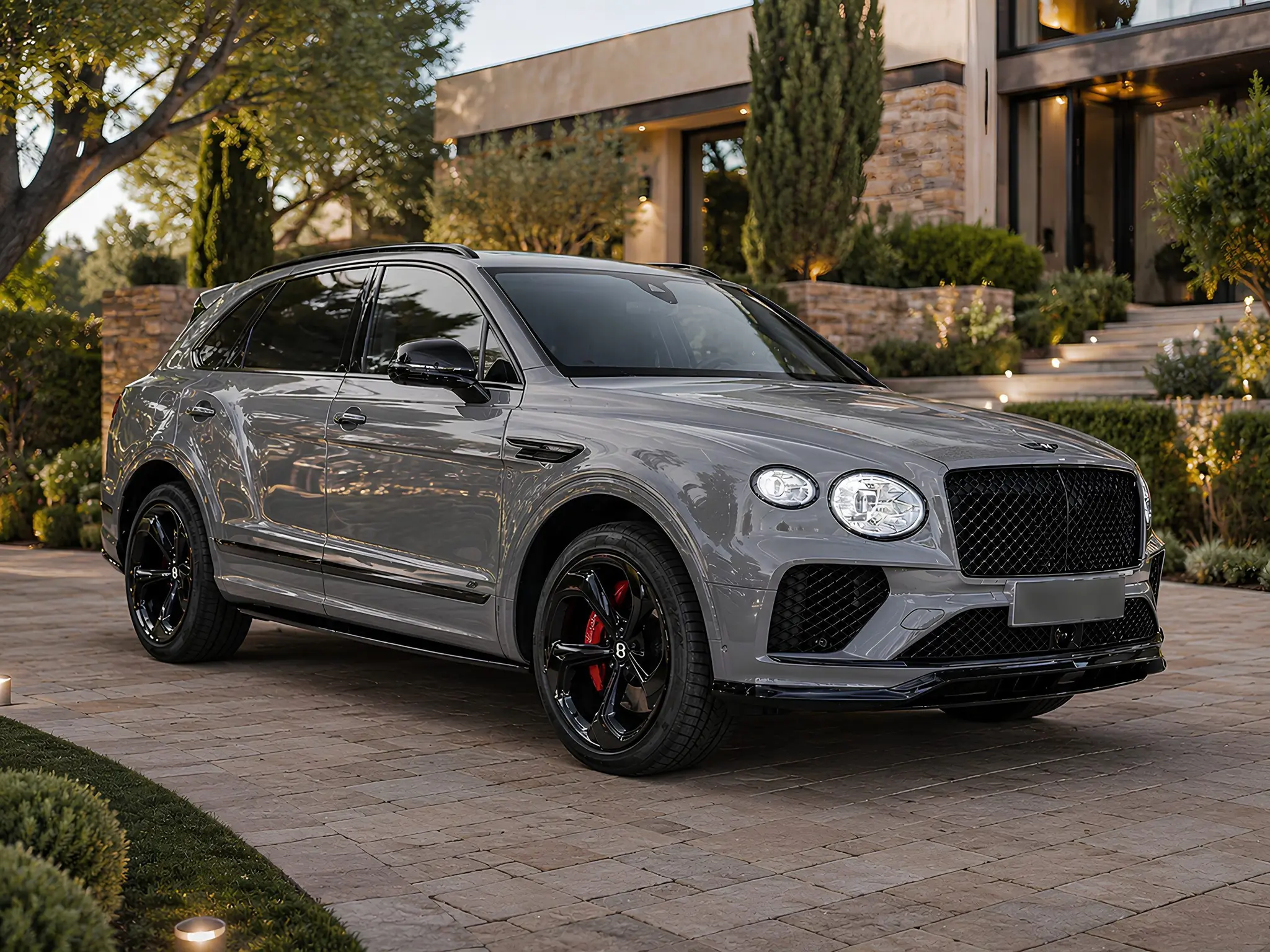 Bentley Bentayga S Black Edition grise, vue de trois quarts avant